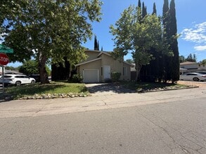 Building Photo - 7652 San Simeon Dr