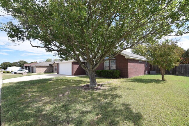 Foto del edificio - 3408 Trey Ln