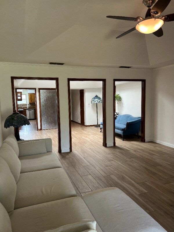 Foto del edificio - 7232 Bayswater Rd