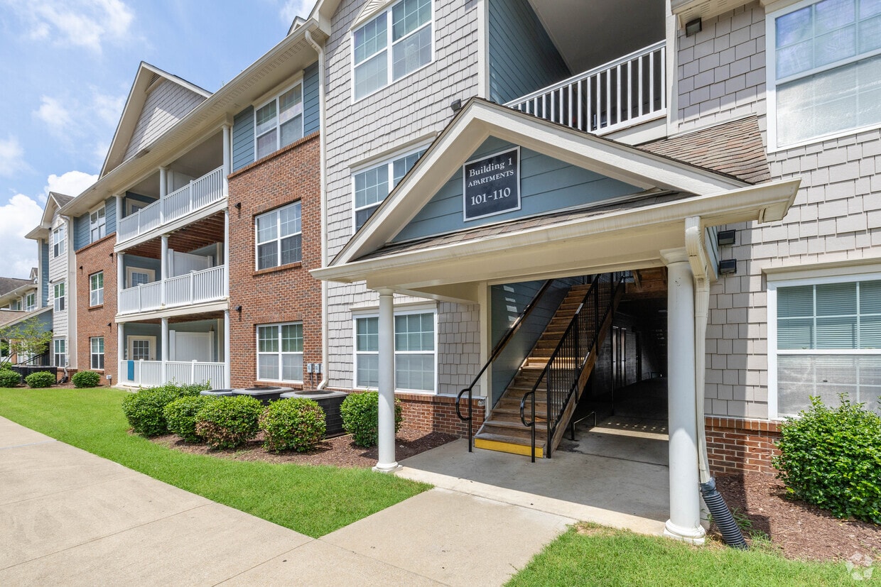 Primary Photo - Hanover Ridge Apartments