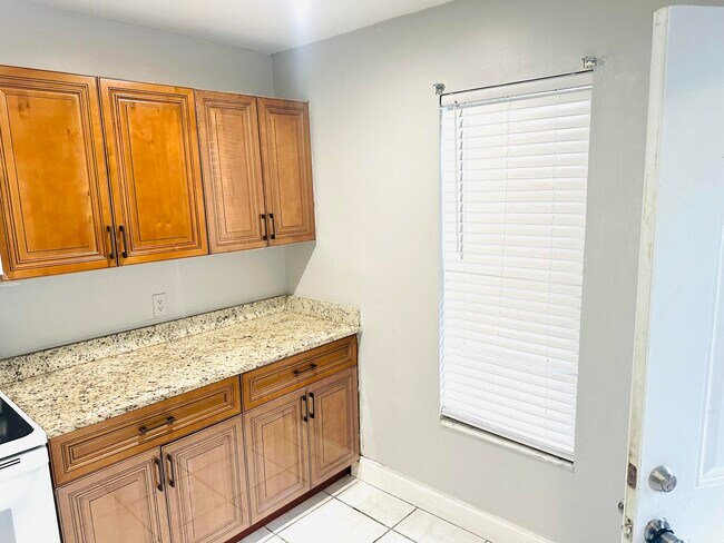 Foto del edificio - 5145 Breckenridge Pl