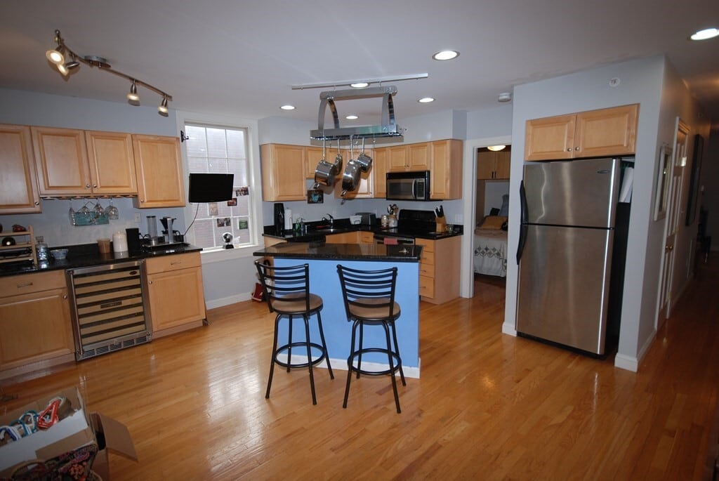 266 Essex St Unit 3, Salem, MA 01970 Condo for Rent in Salem, MA