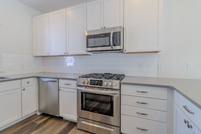 Foto del edificio - 1548 Simsbury St