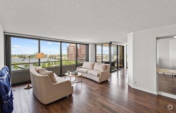 Building Photo - 529 S Flagler Dr