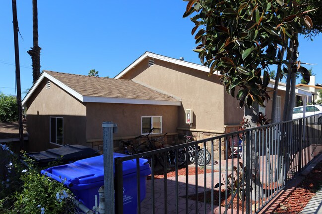 Foto del edificio - 3204-3330 Highland Ave