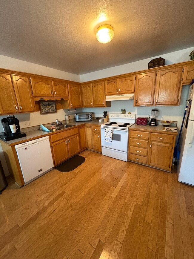 Foto del edificio - 725-727 Pinhook Drive