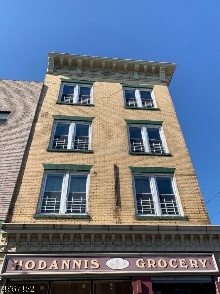 Foto principal - 93 Grant Ave