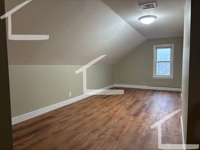Foto del edificio - Fabulous 7-Bed/3-Bath in Allston; Great Value for 9/1!