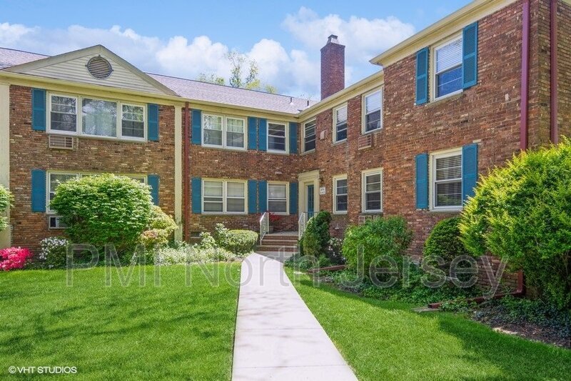 Primary Photo - 24 Hutton Ave #48