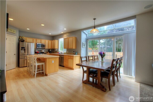 Foto del edificio - 3 Bedroom Maple Valley Home