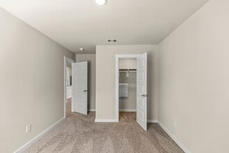 Building Photo - 3915 Sparkman Ln