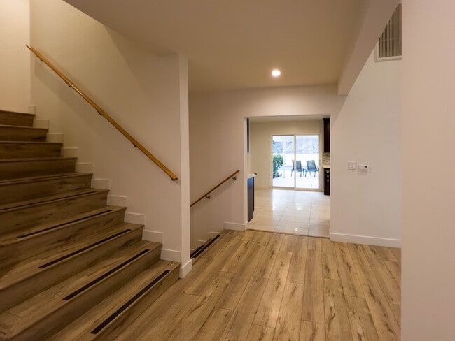 Building Photo - 12585 Byron Ave