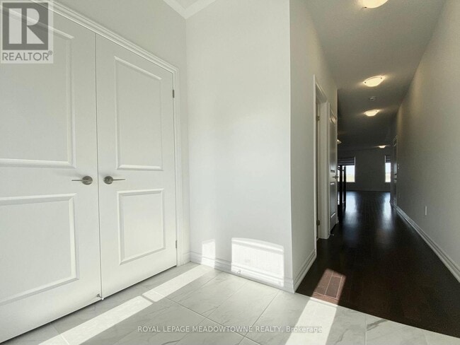 Building Photo - 1461 Savoline Blvd