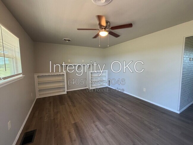 Foto del edificio - 5150 W Camp Dr