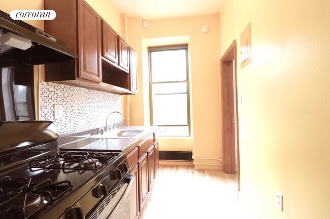 Foto del edificio - 369 Greene Ave