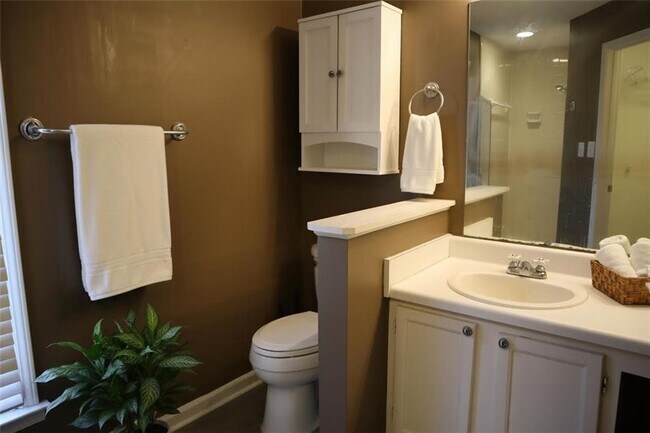 Foto del edificio - 1103 Garden Ct