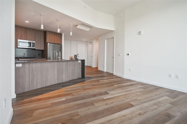 Building Photo - 50 Clinton Pl