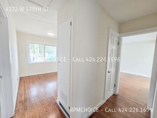 Foto del edificio - 4122 179th St