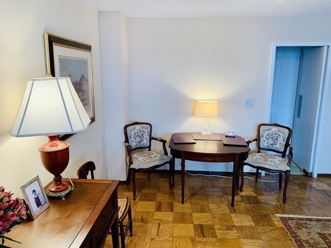 Foto del edificio - 45 Longwood Ave