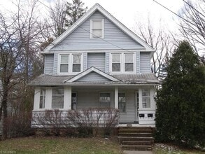 Building Photo - 1681 Sunview Rd