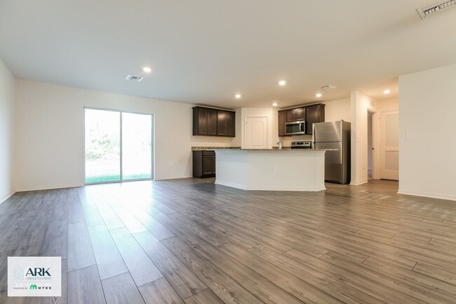 Building Photo - 5725 Centro Ave