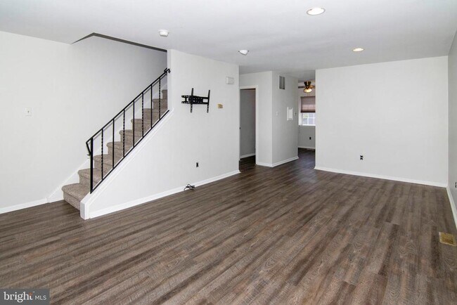 Foto del edificio - 1010 Hillsboro Ct