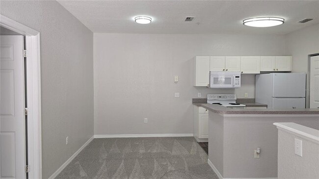 Building Photo - 875 Grand Regency Pointe