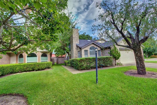 Building Photo - 1651 Westbranch Dr