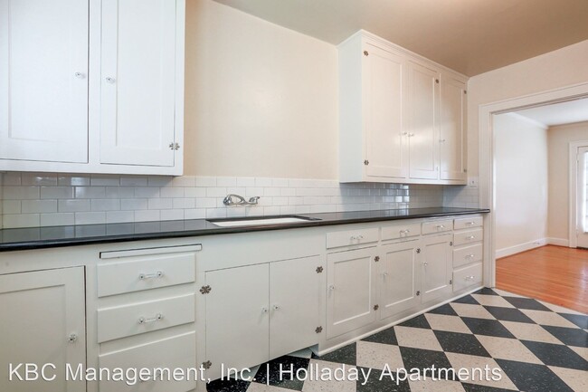 Building Photo - Studio, 1 bath Apartment - 2310 NE Weidler St
