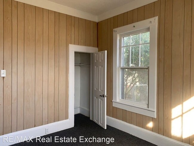 Building Photo - 2 br, 1 bath House - 1501 N. Pine Street