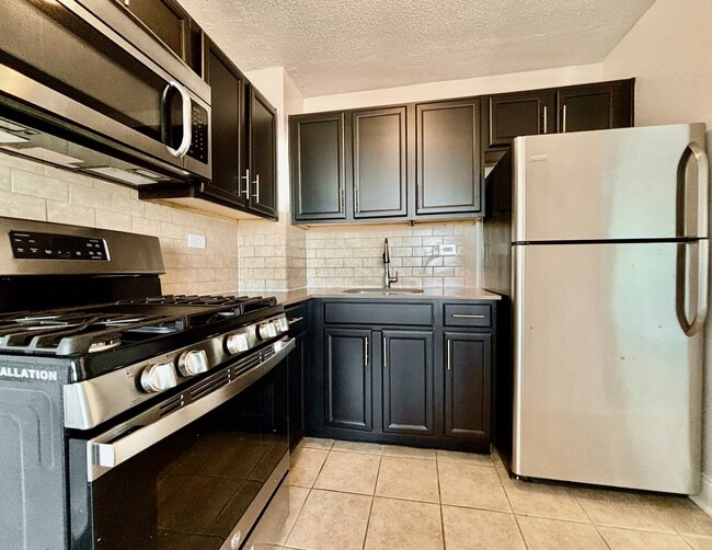 Foto del edificio - 3333 Broadway