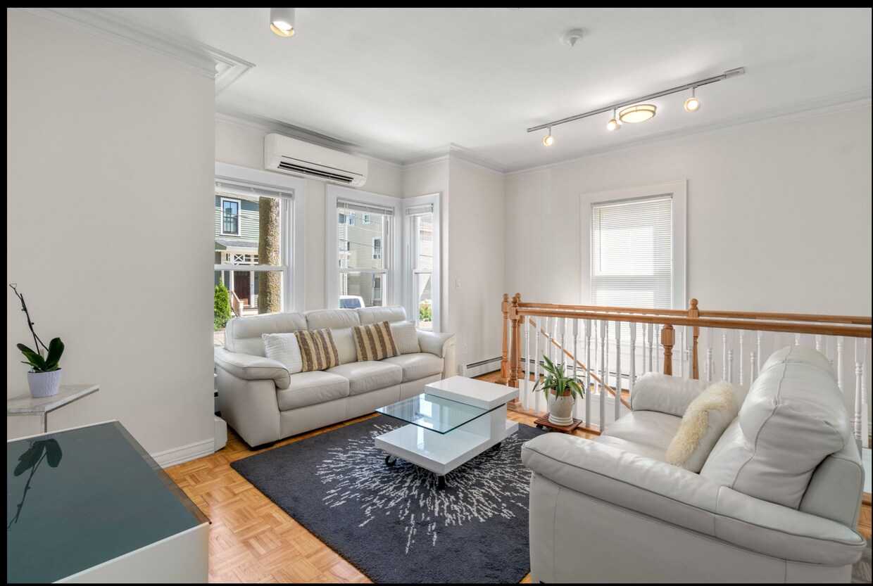 Foto principal - 18 Loring St