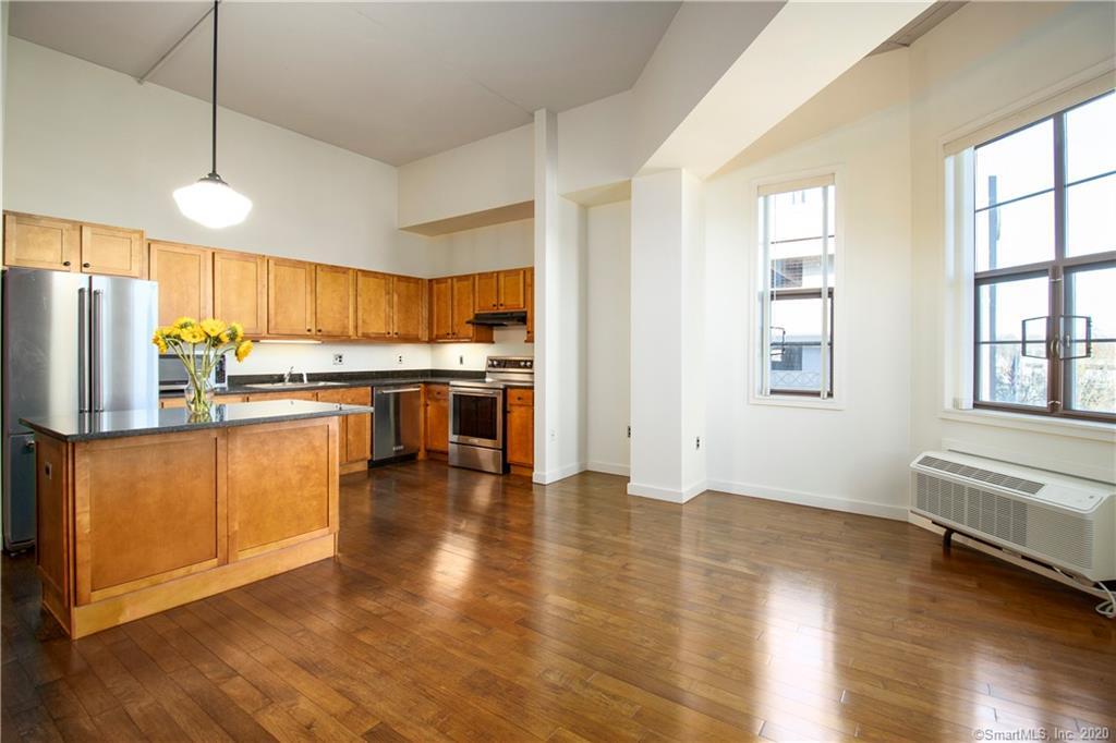 Primary Photo - 15 New St