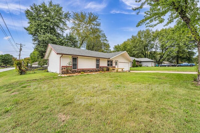 Building Photo - 4131 S Ridgecrest Dr