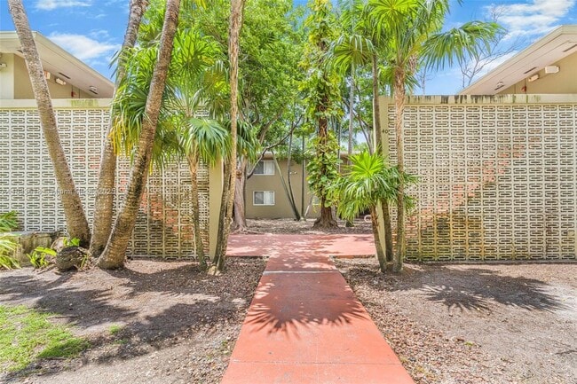 Building Photo - 6330 SW 79th St