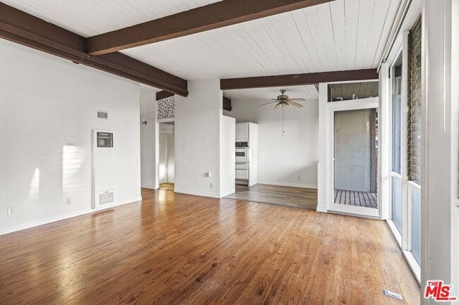 Foto del edificio - 11131 Rose Ave