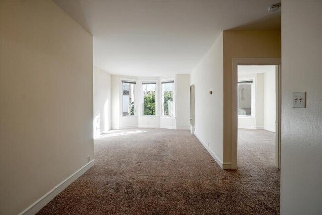 Building Photo - 1 bedroom in San Francisco CA 94123