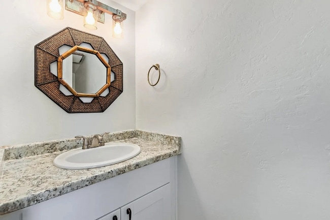 Foto del edificio - 1025 E Highland Ave