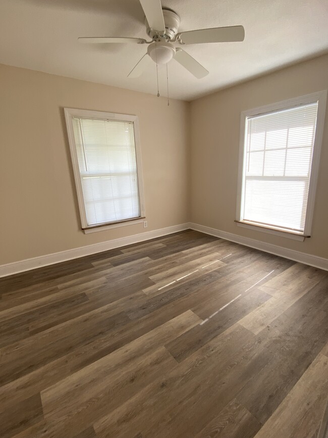 Front Bedroom - 136 Avenue H SE