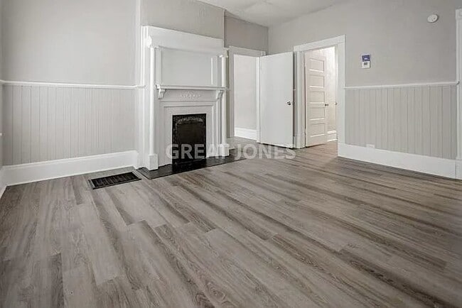 Building Photo - 2911 Beacon Ave