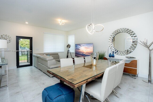 Foto del edificio - 4665 NW 83rd Path