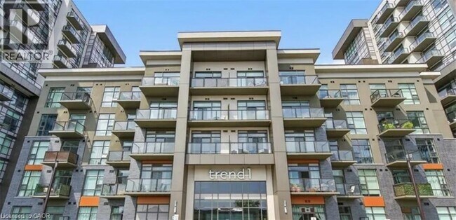 Photo du bâtiment - 450 Dundas St E