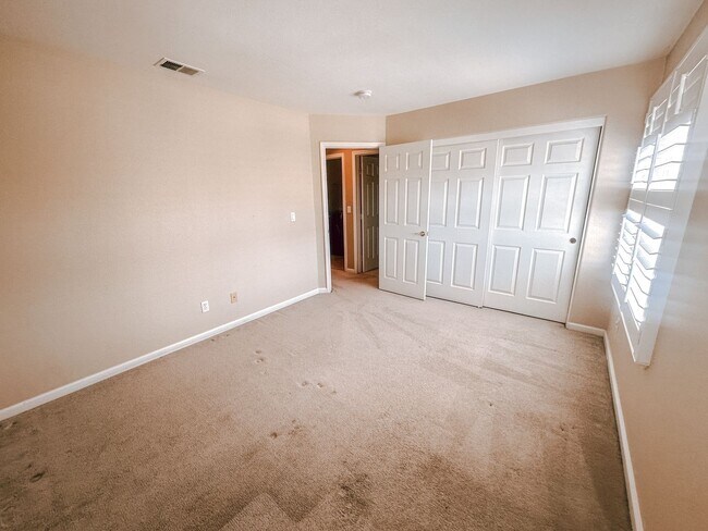 Foto del edificio - Large Home in Dublin Available Now!