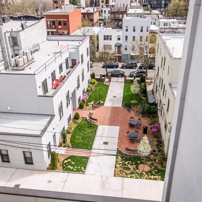 Foto del edificio - 100 Dupont St