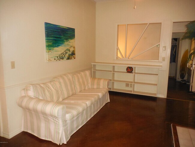 Building Photo - 99 Beach Ave