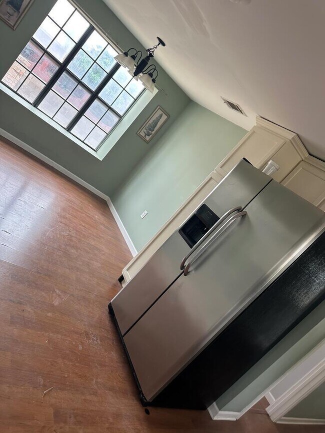 Foto del edificio - 601 W 7th St