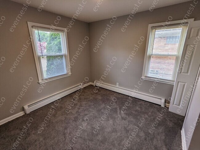 Building Photo - 24553 Flower Ave