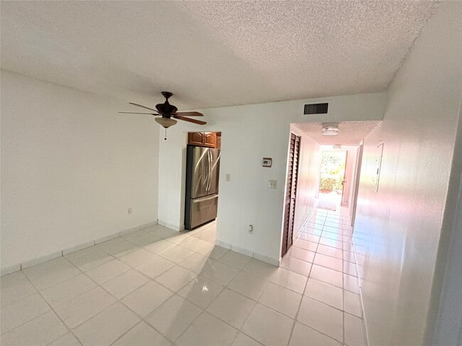 Foto del edificio - 7401 NW 16th St