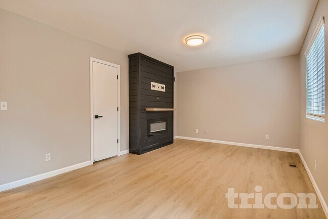 Foto del edificio - 2175 E 97th Dr