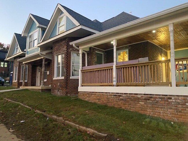 Foto del edificio - 1702 Highland Ave